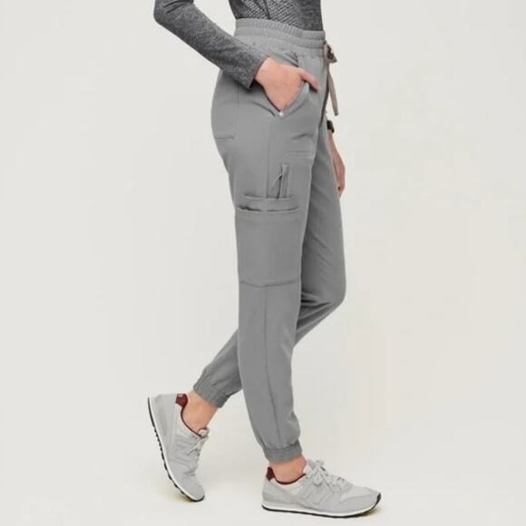 Figs Charlotte 21 Pocket Slim Scrub Pants in Dark Space Gray Size XXS Petite NWT - Picture 2 of 7